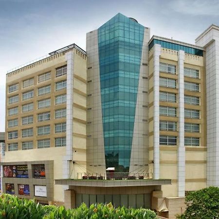 Mahagun Sarovar Portico Suites Газиабад Экстерьер фото
