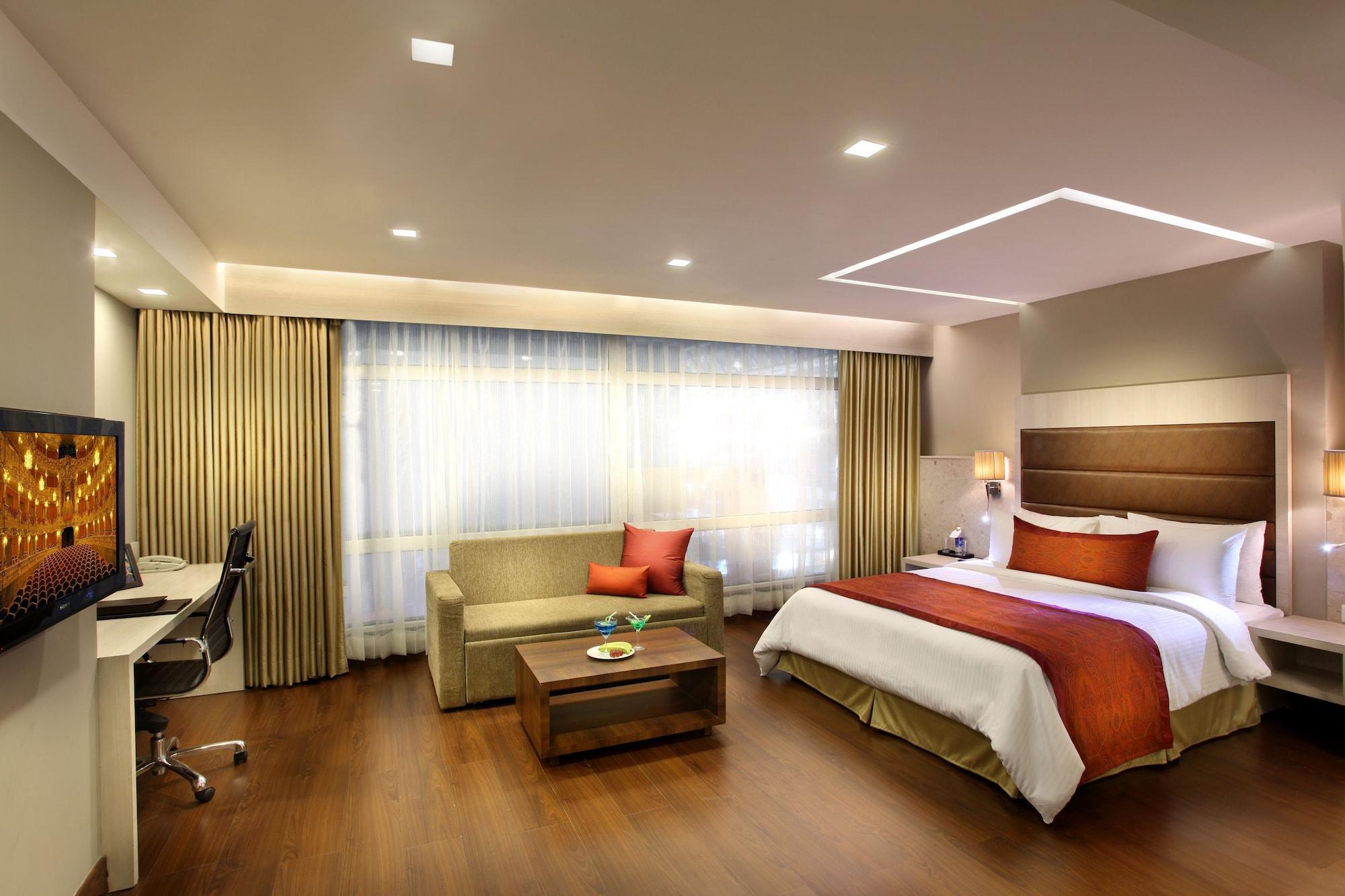 Mahagun Sarovar Portico Suites Газиабад Экстерьер фото