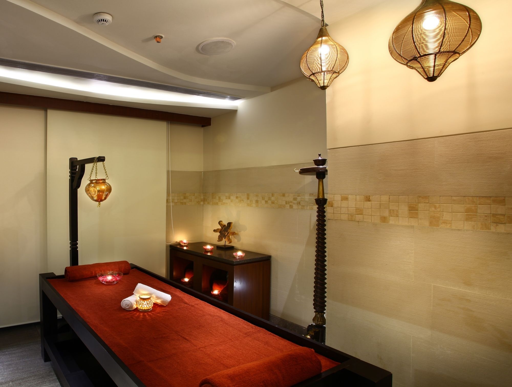 Mahagun Sarovar Portico Suites Газиабад Экстерьер фото
